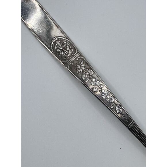 Reed & Barton Silverplate 1885 Oyster Ladle 9.38” - Picture 3 of 5